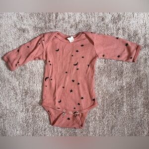 Kate Quinn long sleeve waffle bodysuit. Moon and star pattern 6 to 9 months